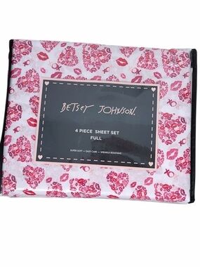Betsey Johnson Full Sheet Set Lipstick Kiss Hearts Pink  Bedding 4 Piece